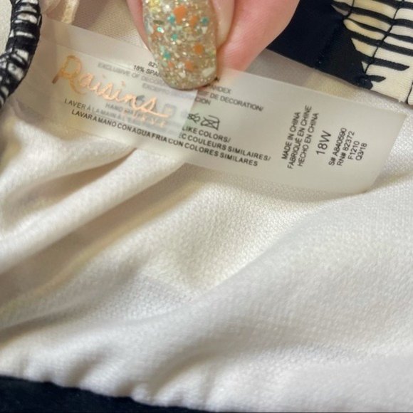 Raisins Curve Gaia Black & White Houndstooth Plaid Slimming Swimsuit New - Picture 9 of 10